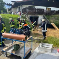 zahlreiche_feuerwehren.jpg