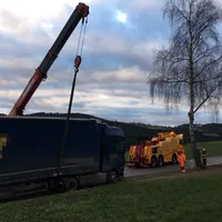 20200110-vu-lkw-bergung_0dmZYng.jpg