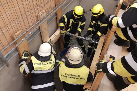 Ausbildung Tiefbauunfall.jpg